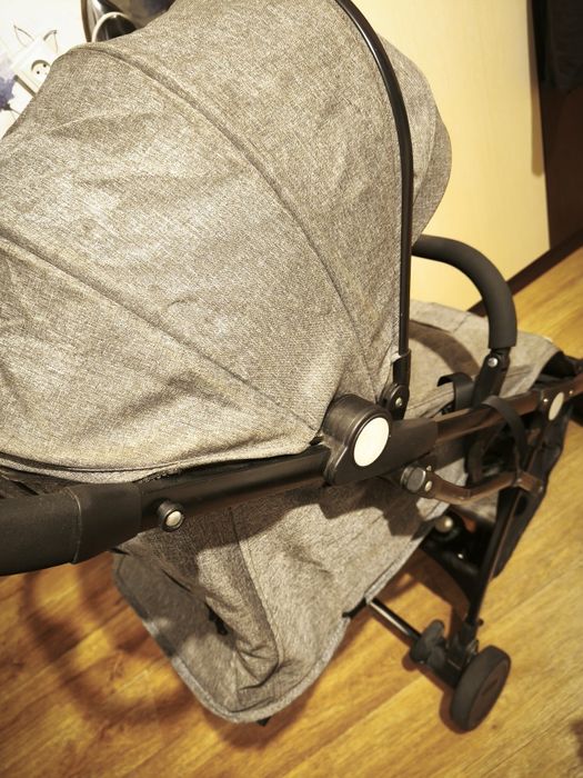 Срочно продам прогулочную коляску