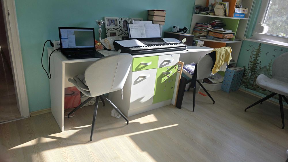 Бюро за детска стая