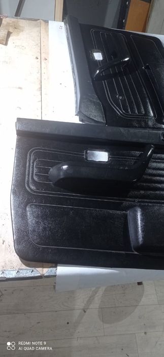 Дверные карты BMW акула, кожаные