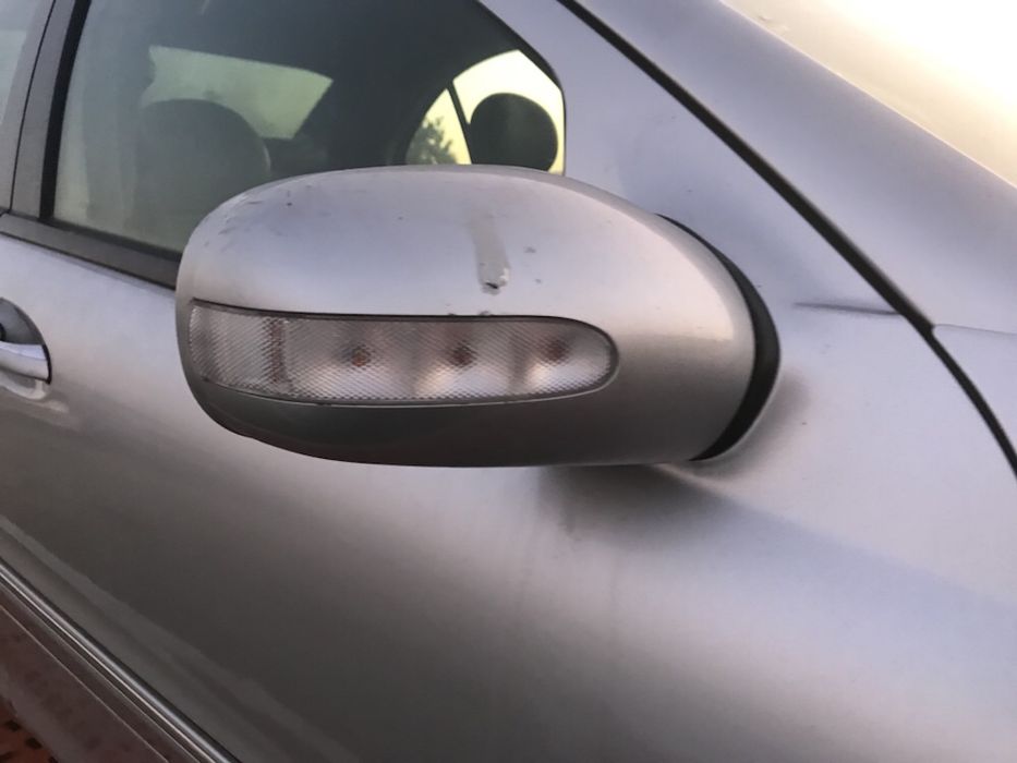 Vând oglinda stânga și oglinda dreapta Mercedes C220 2001-2008