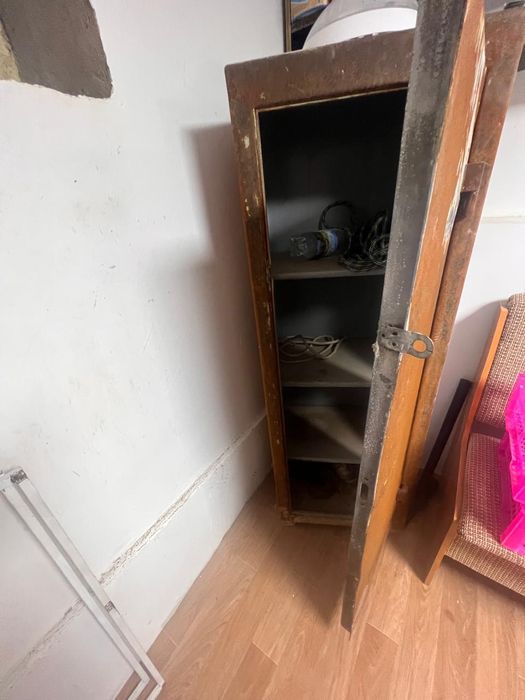 Продам сейф старый