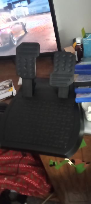 Volan Logitech thrustmaster impecabil nou