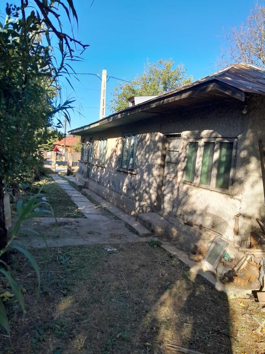 Casă – Botoroaga - Mai multe