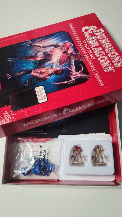Dungeons & Dragons Set – Stranger Things (нова бордова игра]