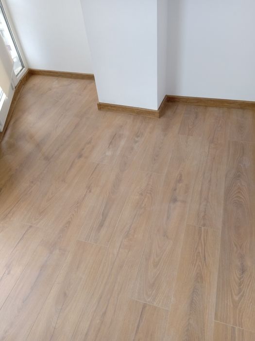 Prestari servicii montaj parchet