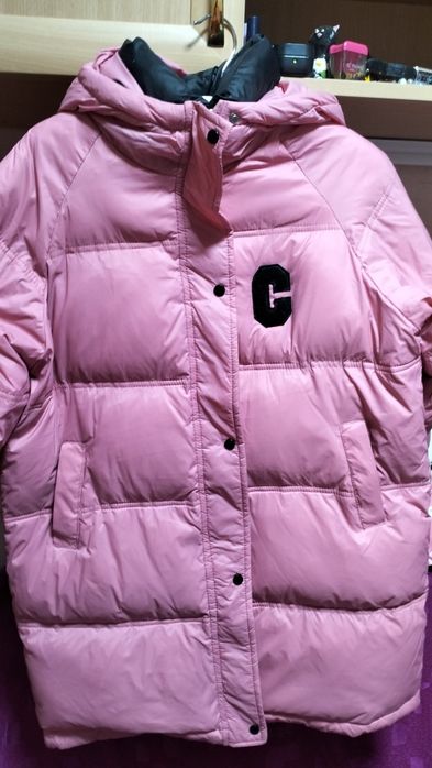 Продам зимнюю куртку на девочку