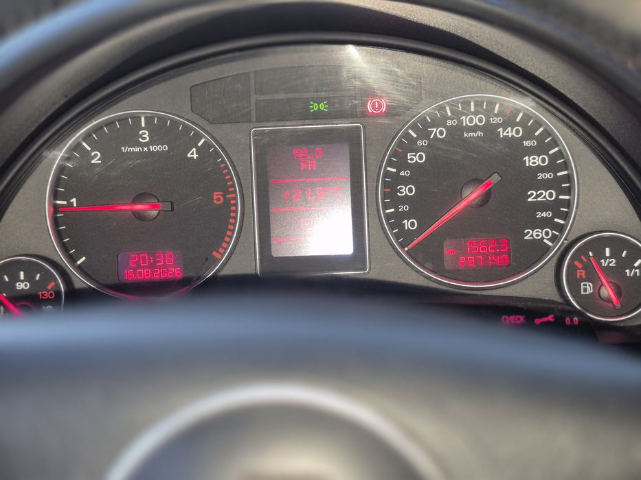 Audi   A4.     4×4