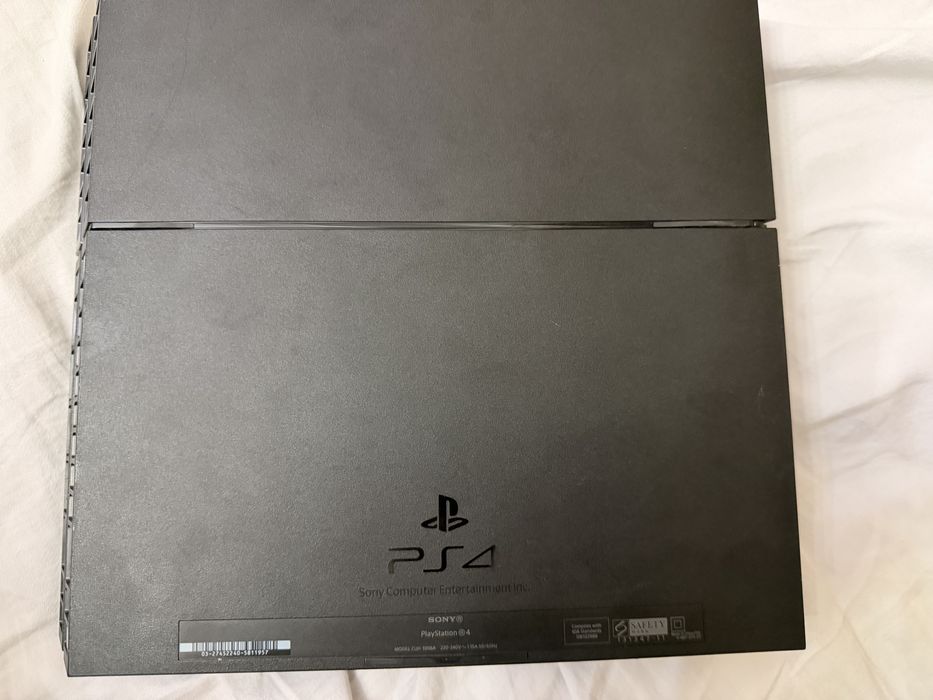 Продаю PlayStation4