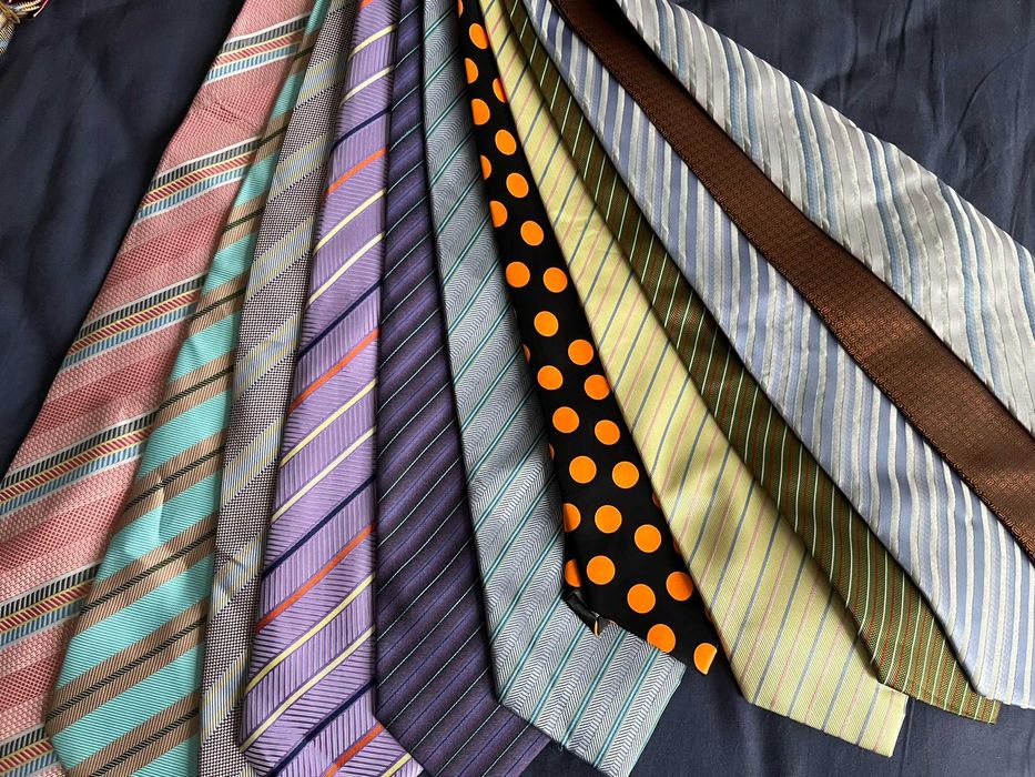 Продавам чисто нови маркови вратовръзки