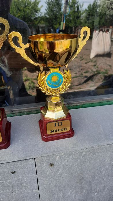 Продам кубки для награждения