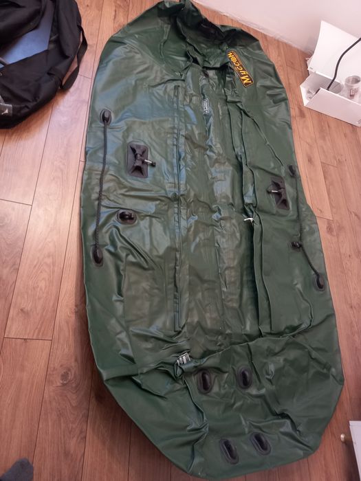 Продам лодку ПВХ, на воде была 1 раз