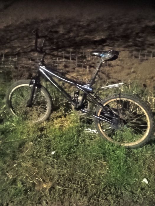 Vând bicicleta BMX