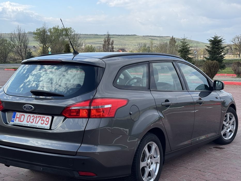 Vând Ford Focus Mk3 Facelift Motor 1.0 Benzină 125 CP Euro 6 Km 178000 Import Germania