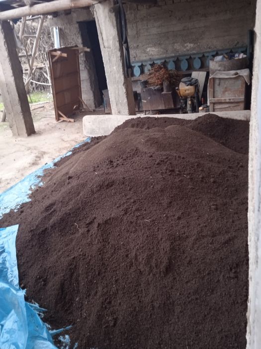 Биогомус сфатли 2тонна. Дехкончиликда хосилни оширади.