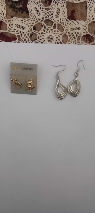 Set / Lot cercei eleganți – Cercei argintii atârnați + Cercei aurii mici (bizon/broască țestoasă & pisică)