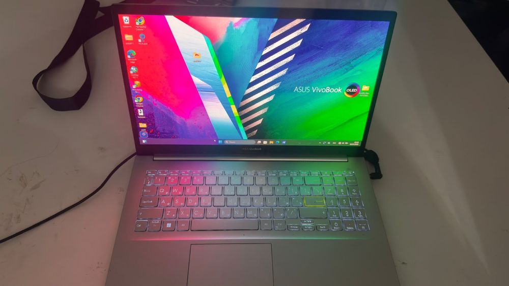 Ноутбук Asus VivoBook X513EA, 8GB RAM, SSD 256GB, как новый