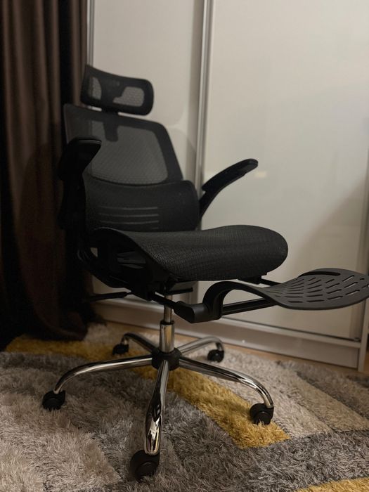 Ергономичен офис стол