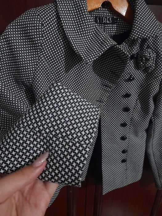 Костюм женская в хорошем состоянии  по низкий цене