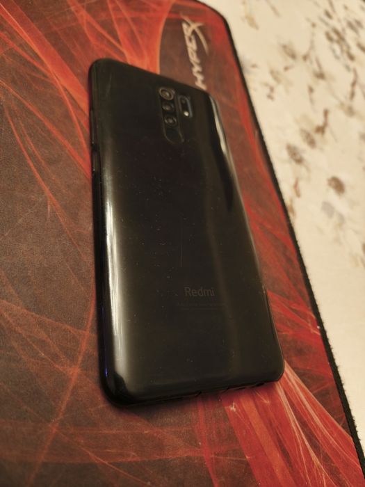 Продам телефон Xiaomi Redmi 9 . 3/32Гб.