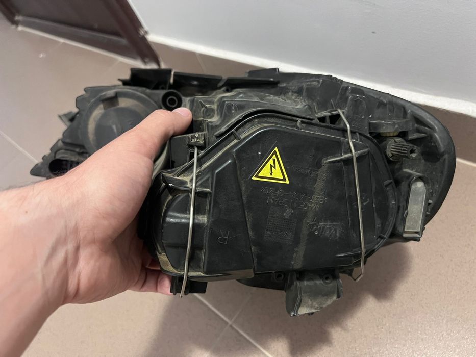 Volkswagen Passat b7  Far drept original,adaptiv,bixenon 3AB941754