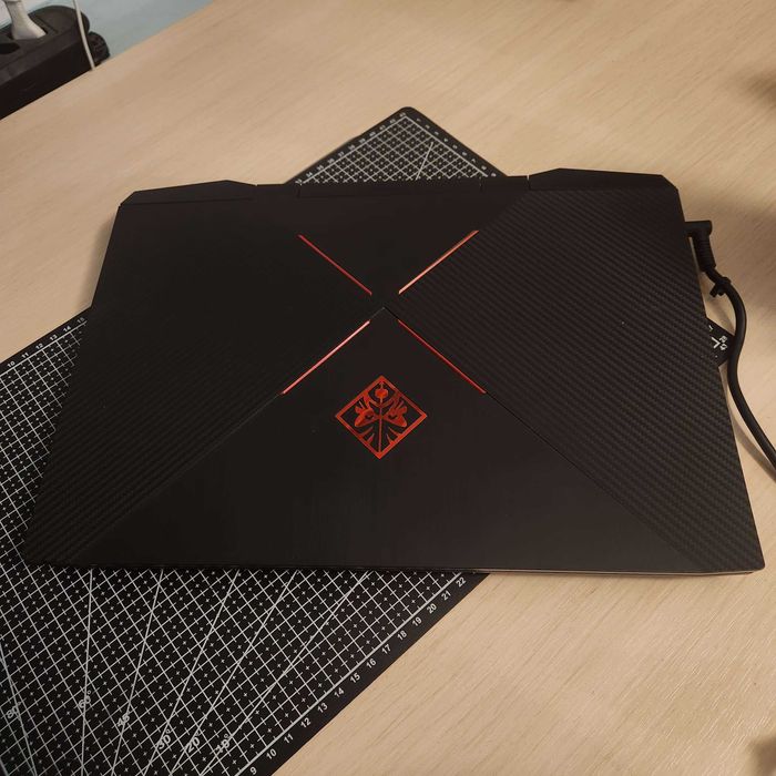 Геймърски Лаптоп HP Omen Gamıng 15-dc1005ngl, i7-8750H, RTX 2070 MaxQ, 32 GB RAM, 500GB NVMe, 1TB HDD и 15" 144hz 1080p дисплей laptop