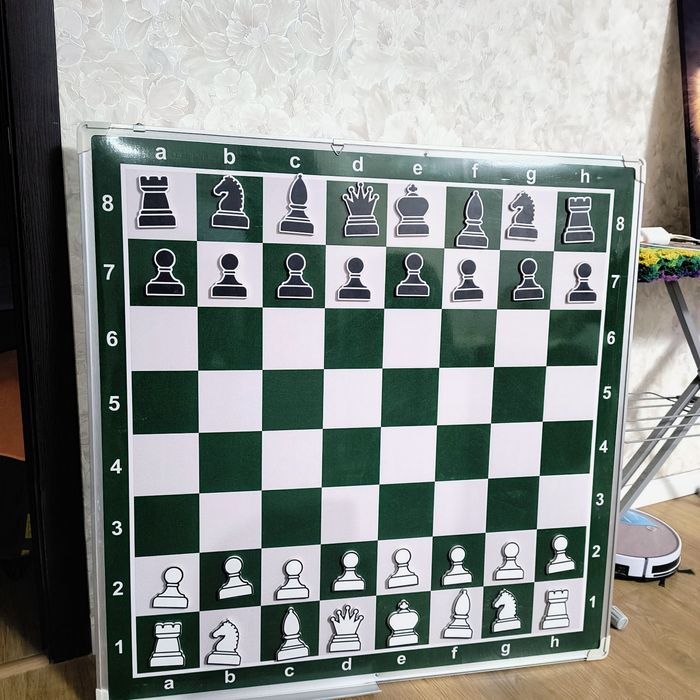 Шахматная доска настенная в пленке