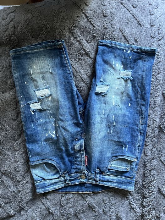 Продавам къси дънки Bershka и Dsquared.