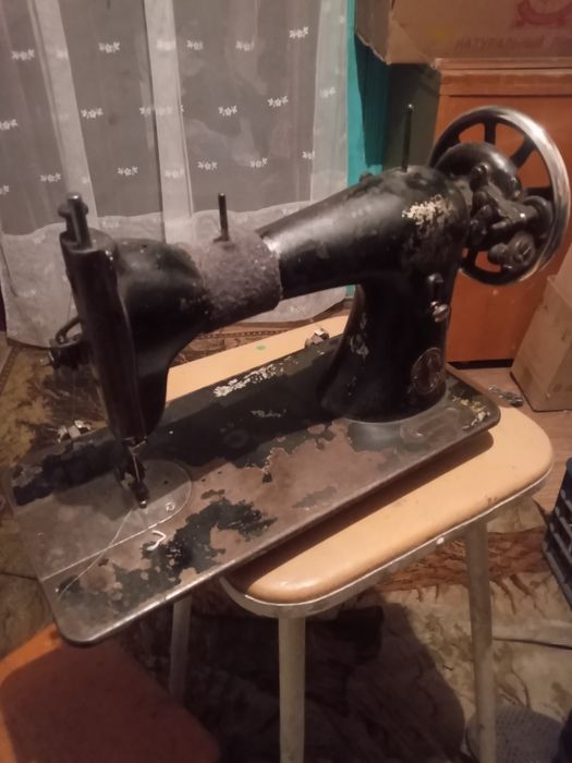 Швейная машинка ЗИНГЕР.