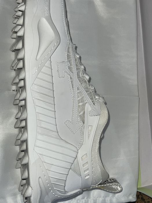 Off white Odsy-100