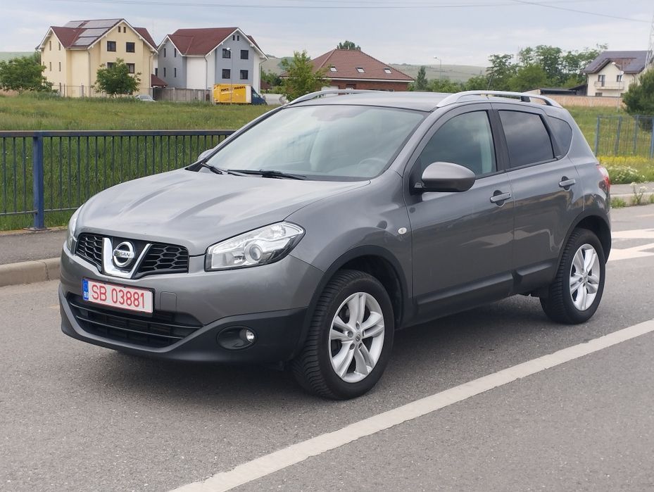 NISSAN Qashqai 2012