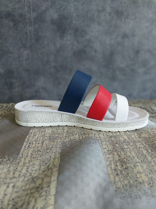 шлепанцы новые !