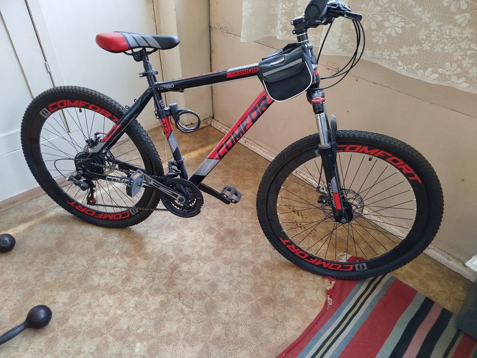 Продаётся велосипед.