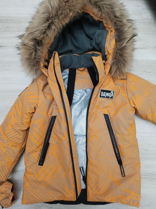 Продаю зимний пуховик с комбинезономTomas