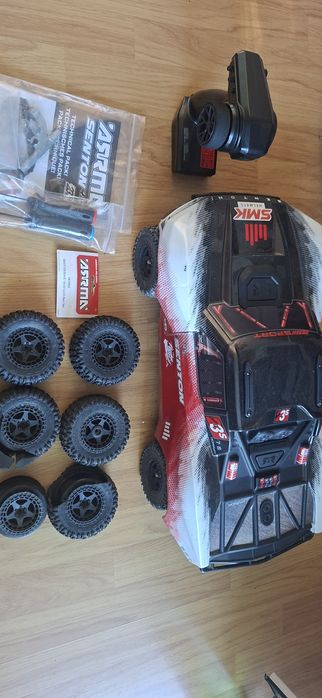 Traxxas slash 4x4 ultimate & Arrma senton 223S