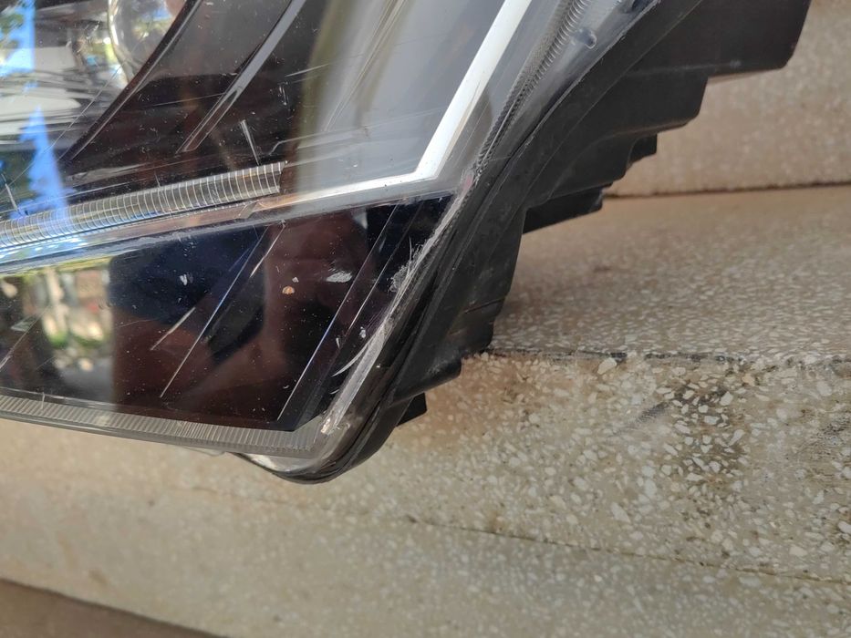 Фар Skoda Superb Bi-Xenon LED ляв / Фар Шкода Суперб Оригинален