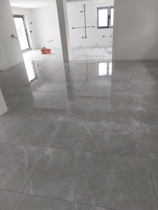 Montaj gresie și faianta Oradea turnat sapa autonivelanta Oradea renovari case apartamente