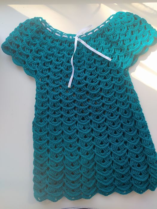 Платье на девочку ручная вязка