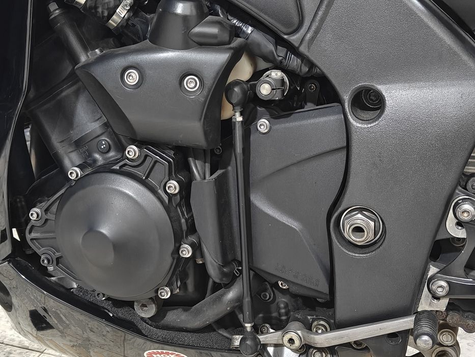 Yamaha yzf R1 sotiladi