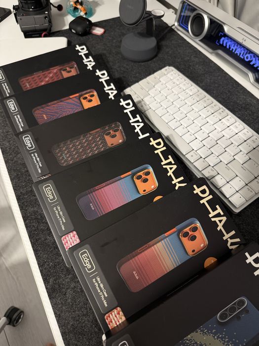 Чехлы PitaKa для iPhone 17 Pro Max