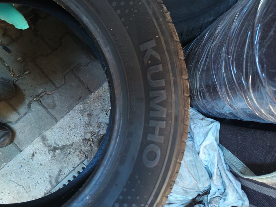 Продавам 4 броя почти нови летни гуми Кумхо 195/65/15