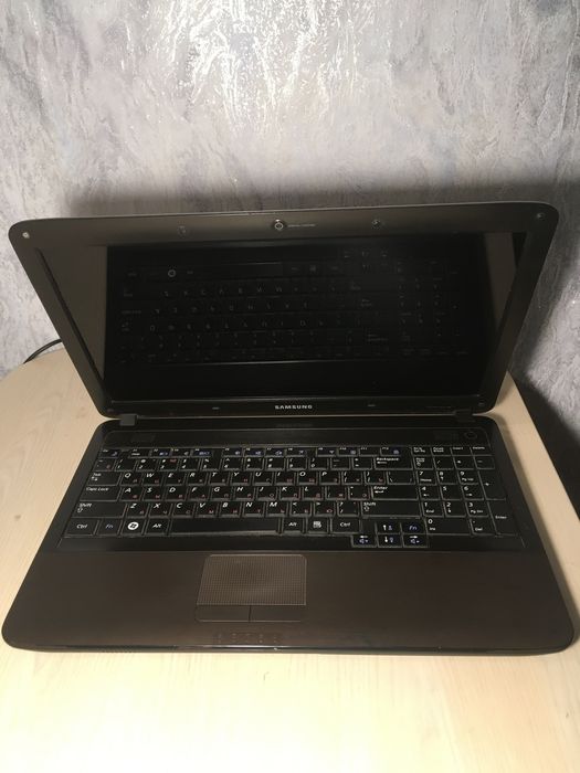 Ноутбук samsung r540