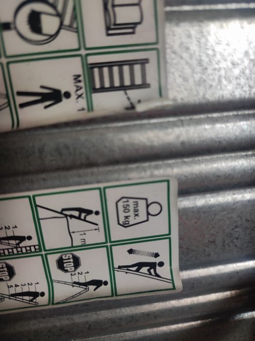 Стълба алуминиева 6 стъпалала.НОВА.Тежи5.2 кг.