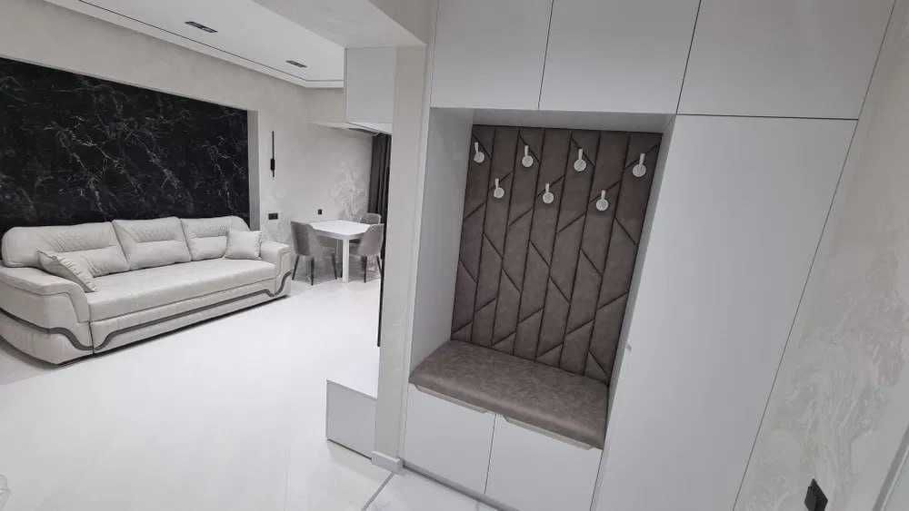 Срочно сдам 2/2/4 кв на Максим Горьком ор КФС H5