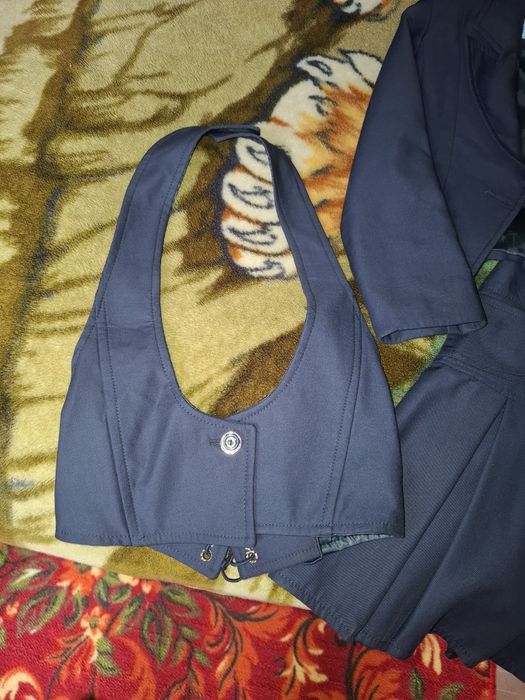 Продам школьную форму на девочку р 22