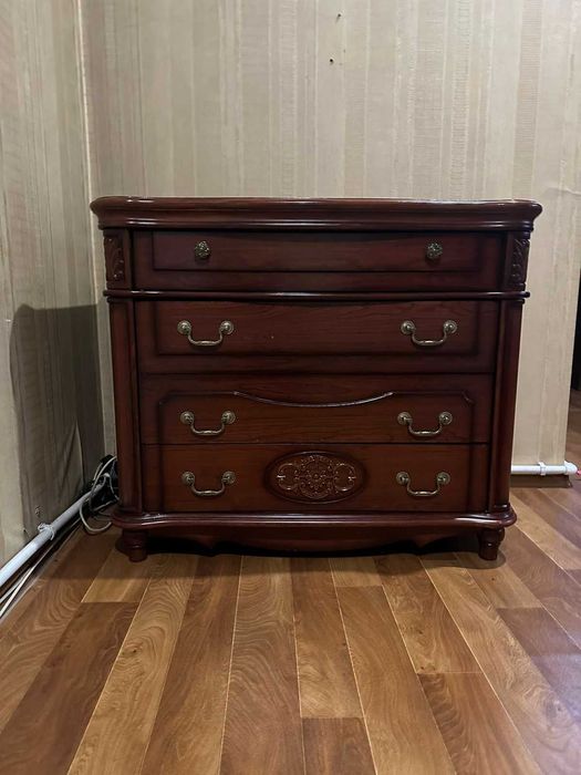 Продам спальные гарнитуры