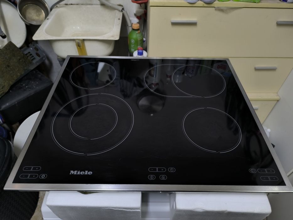 Керамичен плот Miele KM 547 EDST