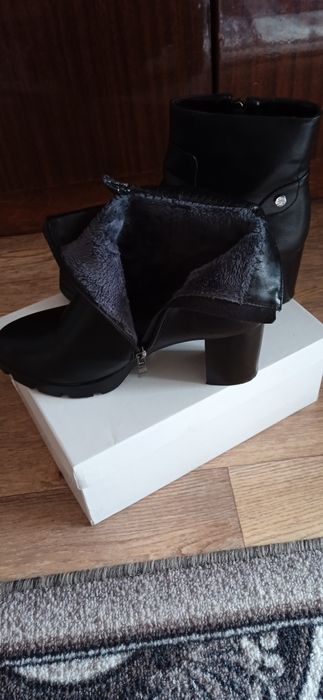 Продам женские полусапожки