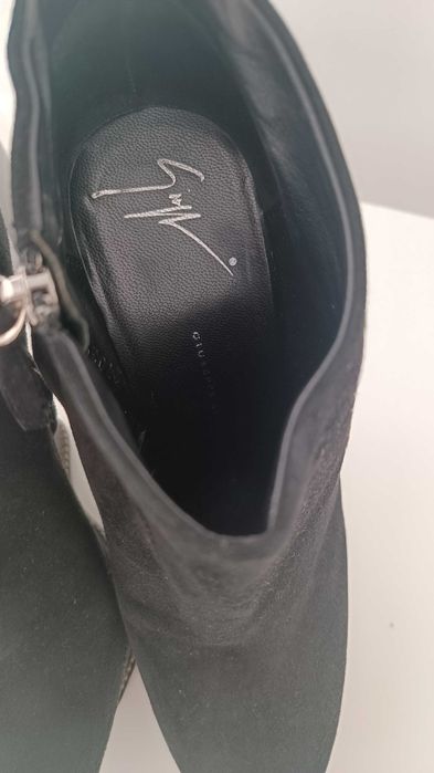 Дамски официални обувки известна марка