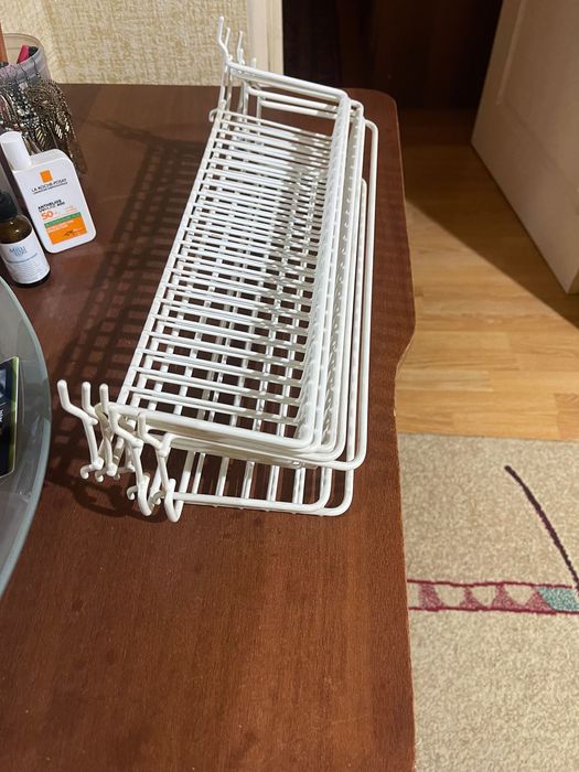 Полки подвесные,