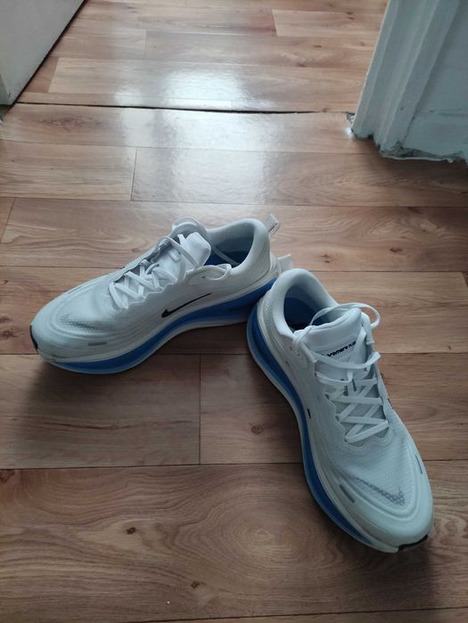 Adidasi alergare Nike Vomero Plus 45,5 asics garantie 2 ani